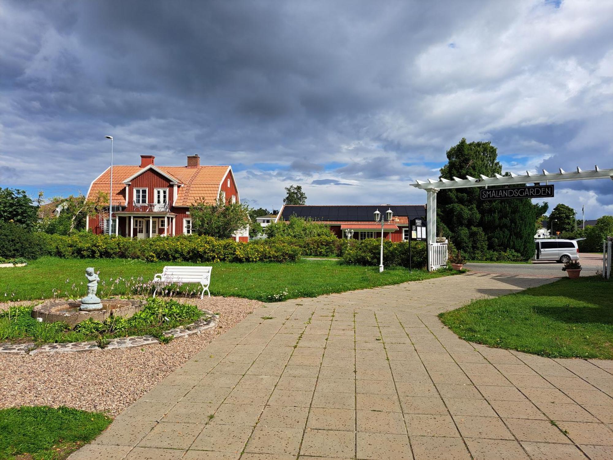 Hotel Smalandsgarden à Gränna Extérieur photo