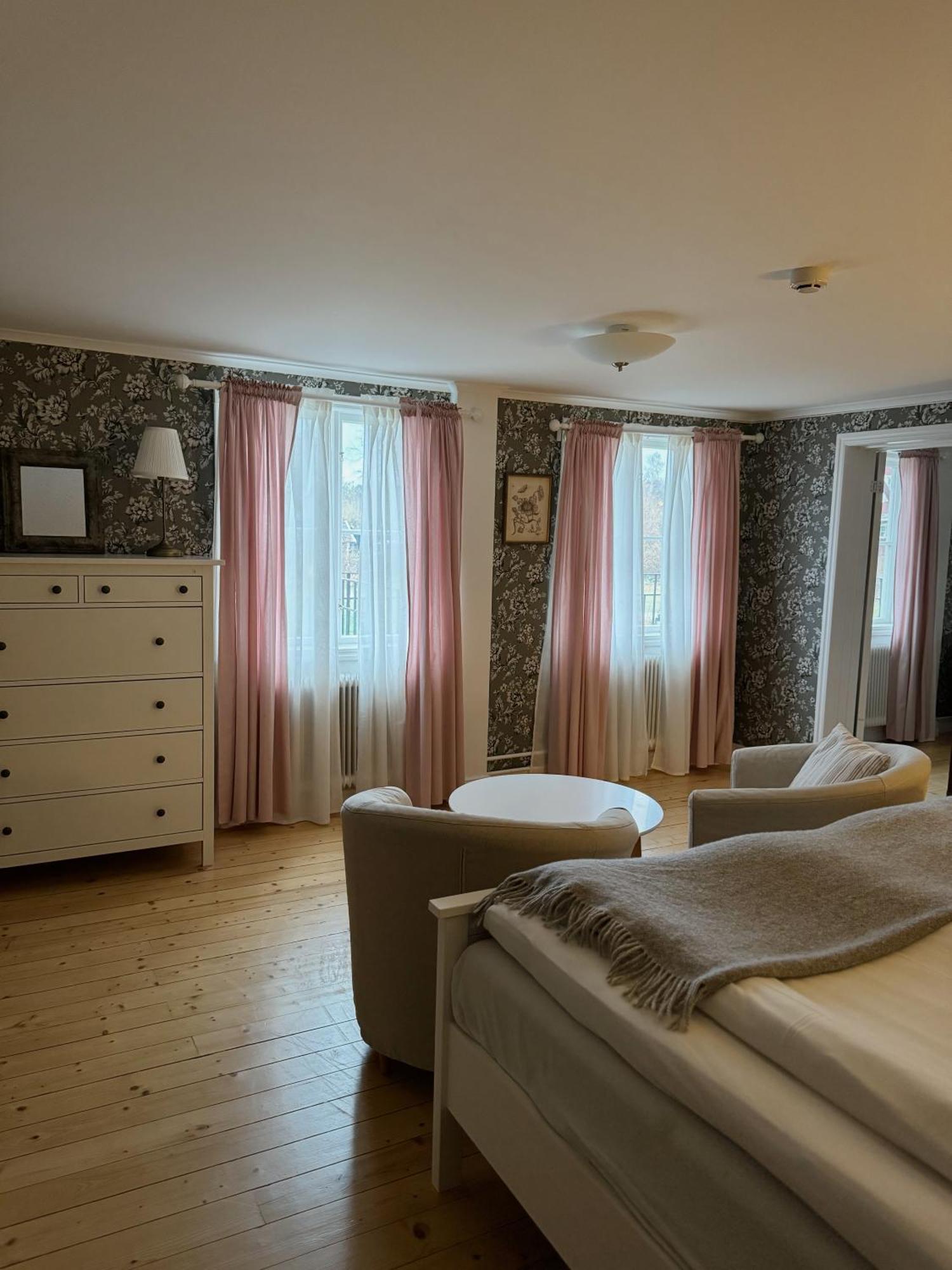Hotel Smalandsgarden à Gränna Extérieur photo