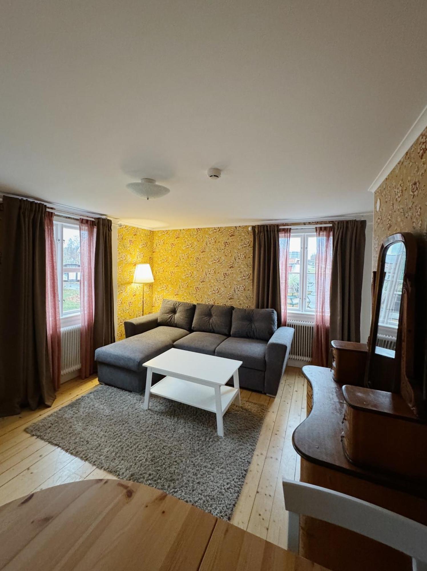 Hotel Smalandsgarden à Gränna Extérieur photo